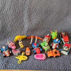 Paw Patrol Vehicles Lot Of 16 Plus 6 Figures
